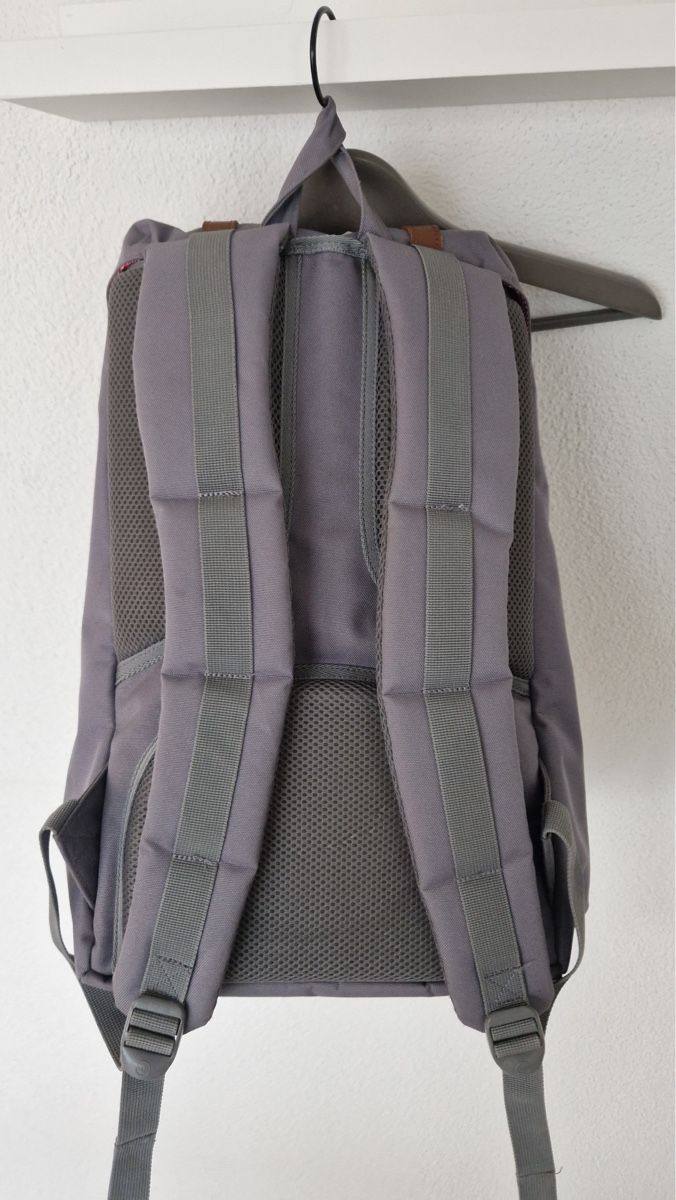 Herschel Zaini: Herschel Tagesrucksack – Usato da Buochs venduto da and_k8gd 2