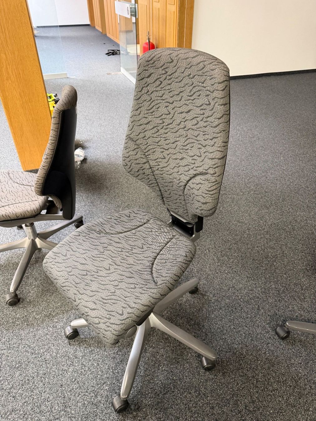 Giroflex Sedie: Giroflex Bürostuhl Grau/Anthrazit, gebraucht – Usato da Necker venduto da liq24