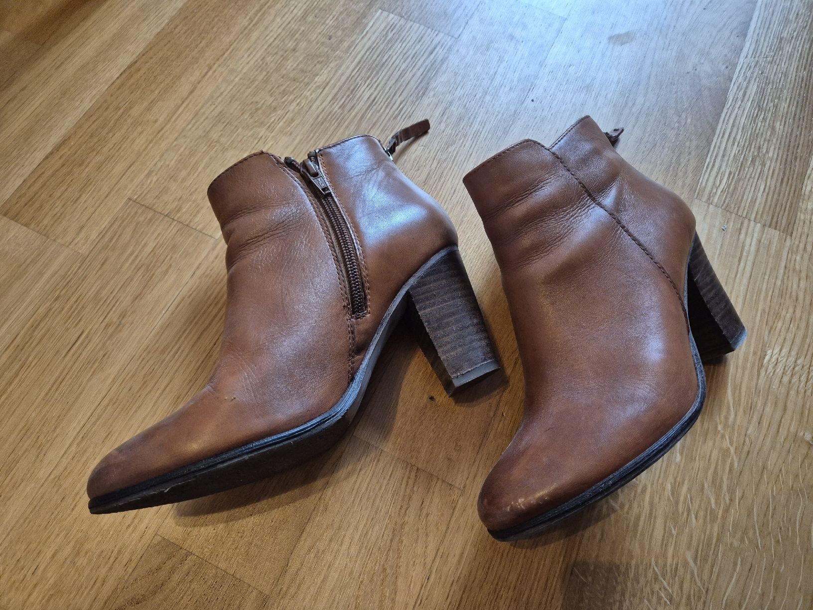 Chaussures femmes: Braune Stiefeletten, Grösse 36 – D'occasion à Luzern par bam_qr5p 1