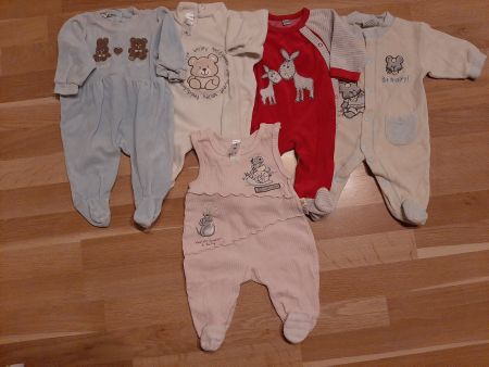 Set Gr.56 22Teile plus 32Paar Socken Newborm bis ca.18mt.