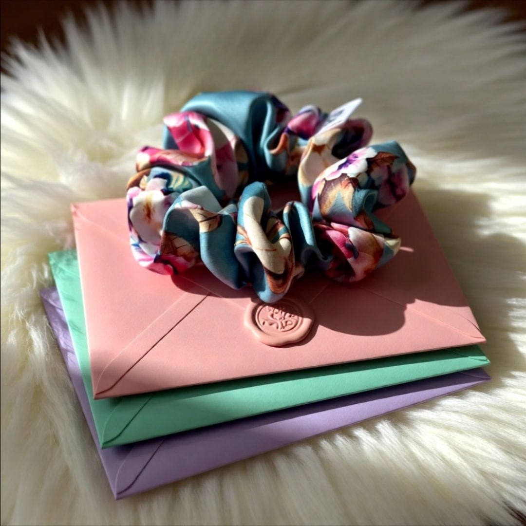 Accessori per capelli: Scrunchie - Handgemachtes Seide Haargummi - Neu – Nuovo e nell'imballaggio originale da Vals venduto da ABA-Atelier 6