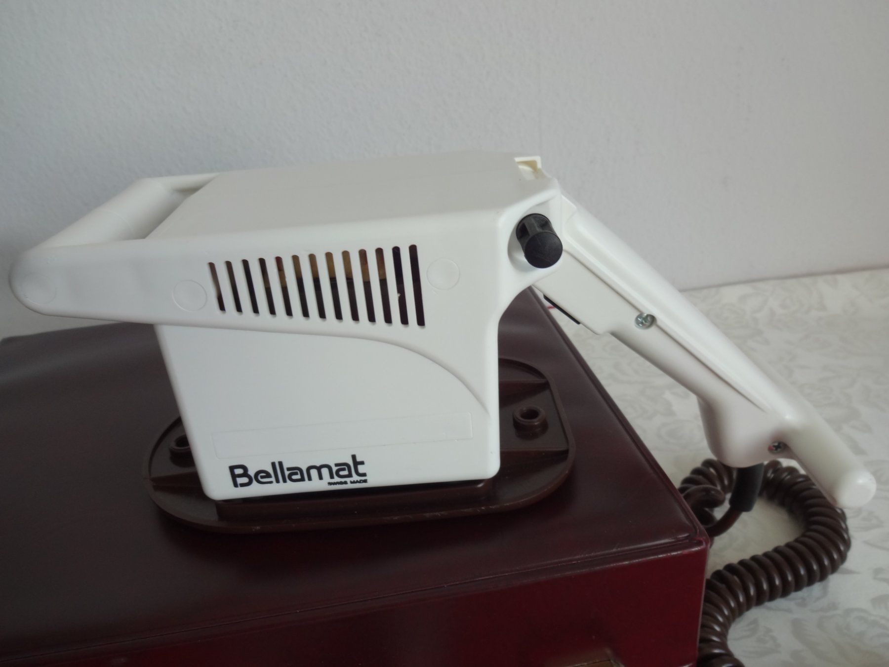 Bellamat Dispositivi per massaggi: ***Bellamat*** Elek. Massagegerät – Usato da Bronschhofen venduto da Xena37 4
