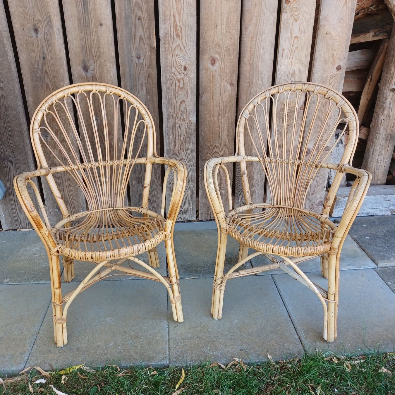 Stühle: 2 Rattanstühle, Vintage – Gebraucht aus Kilchberg BL von qwyssa