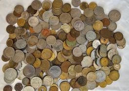 Lot 1.2 kg pièces monde, pré-Euro&Est (Francs, Lev, Pesetas)