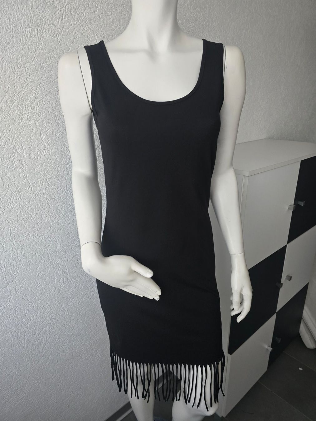 Kleider: Robe noir a frange T-M – Gebraucht aus Les Verrières von kitel79 2