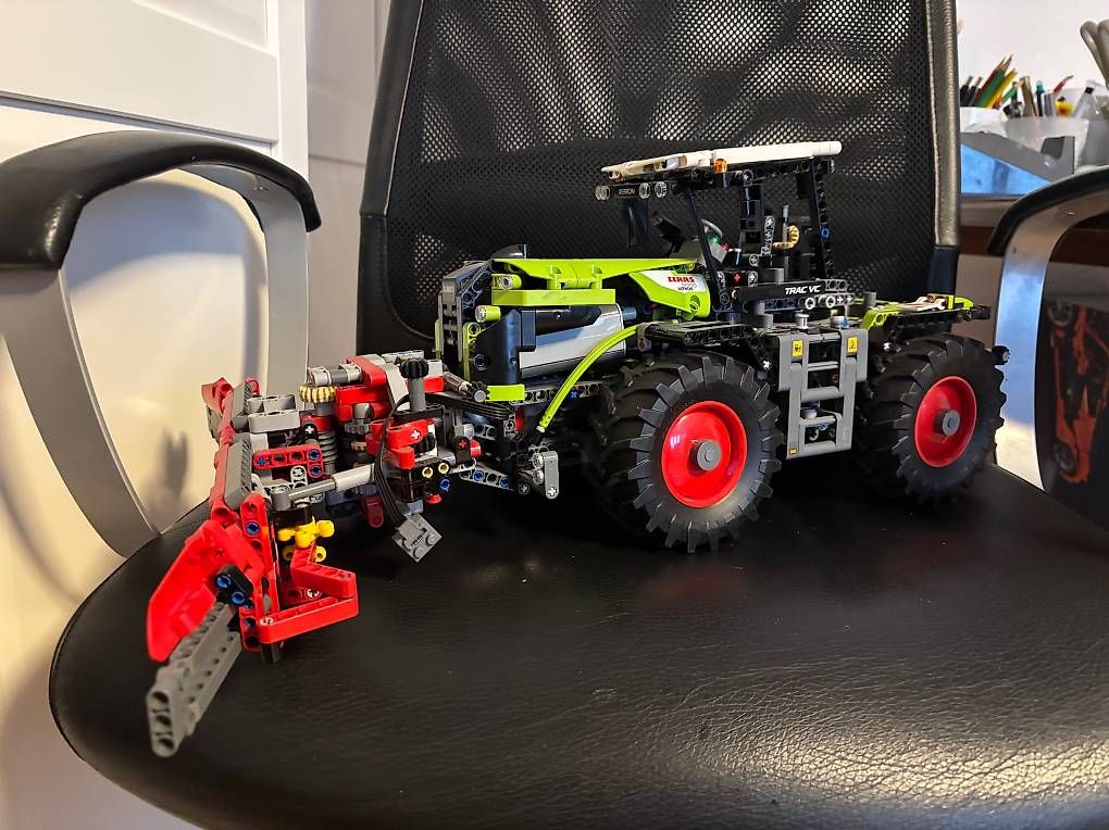 Lego Kit di costruzioni: Lego Technic Claas Xerion 5000 42054 – Usato da Degersheim venduto da django72 2
