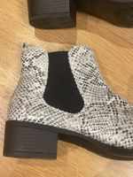 Stiefeletten im angesagten Schlangenmuster, Gr. 37