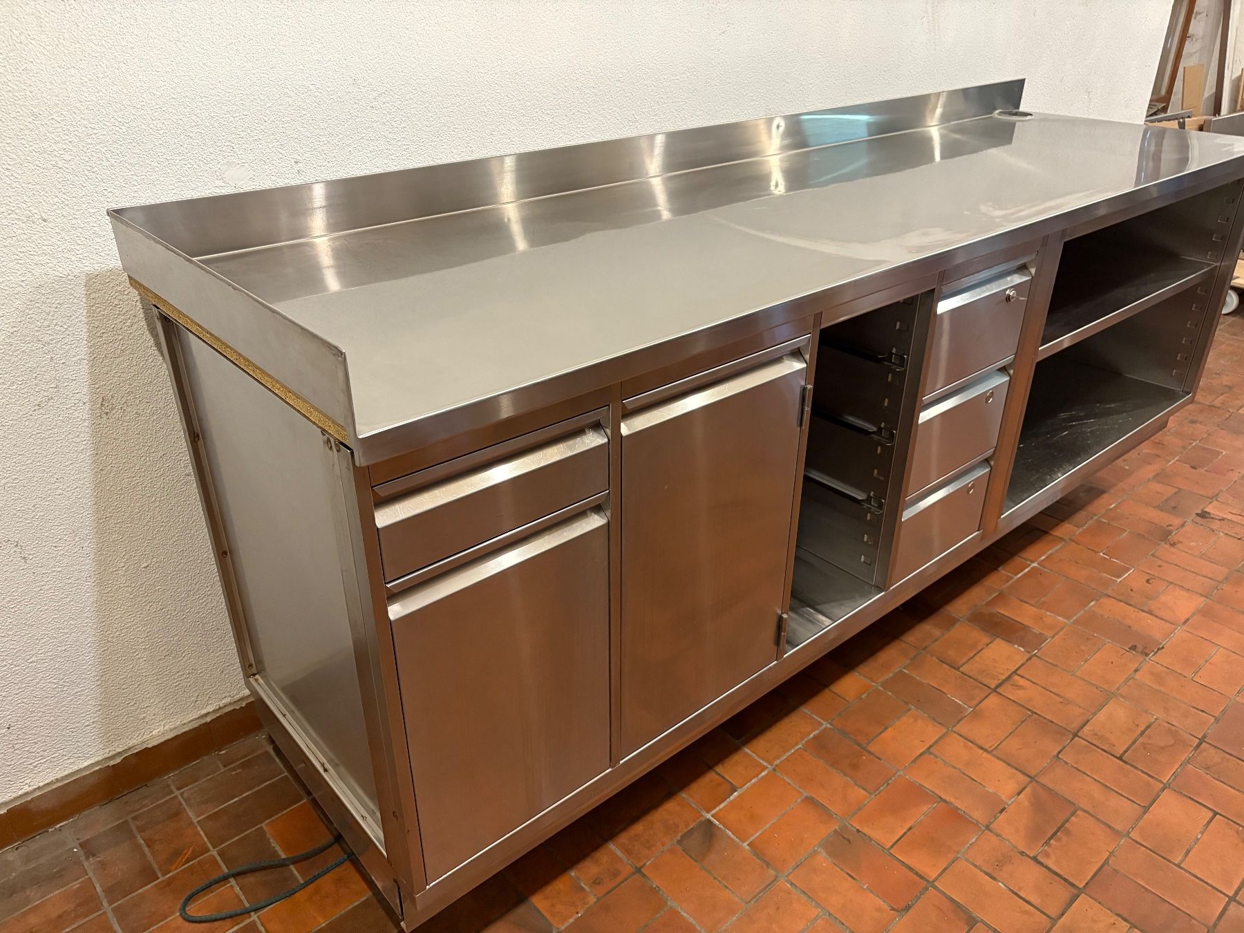 Cucine complete: Gastro Edelstahlmöbel Arbeitstisch – Usato da goldau venduto da G.app 3
