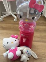 Lot Hello Kitty distributeur eau, peluche 
