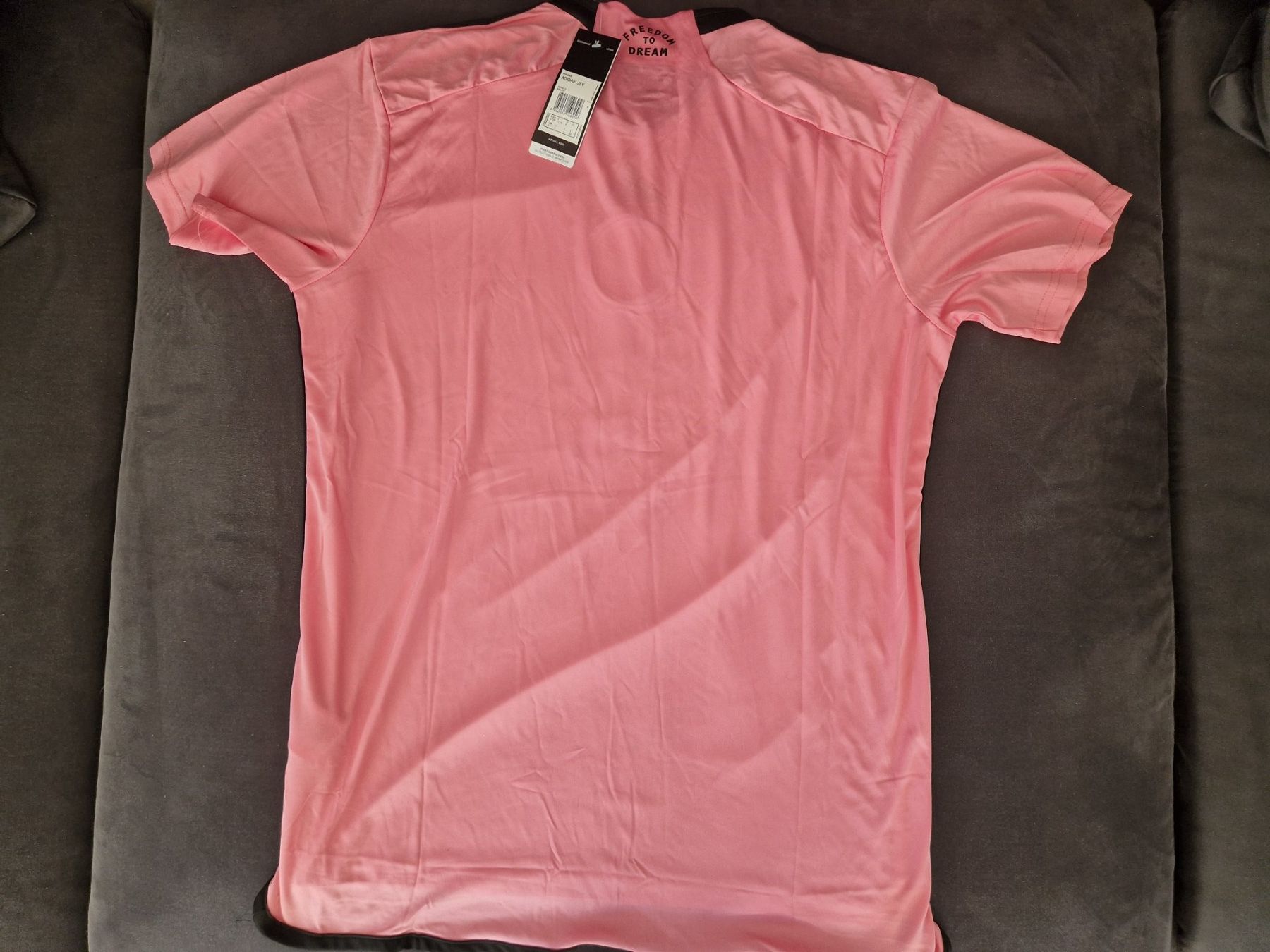 Adidas Canottiere & Pantaloni: Maillot Inter Miami Neuf Adidas – Nuovo e nell'imballaggio originale da Villars-sur-Glâne venduto da Mark_988 3