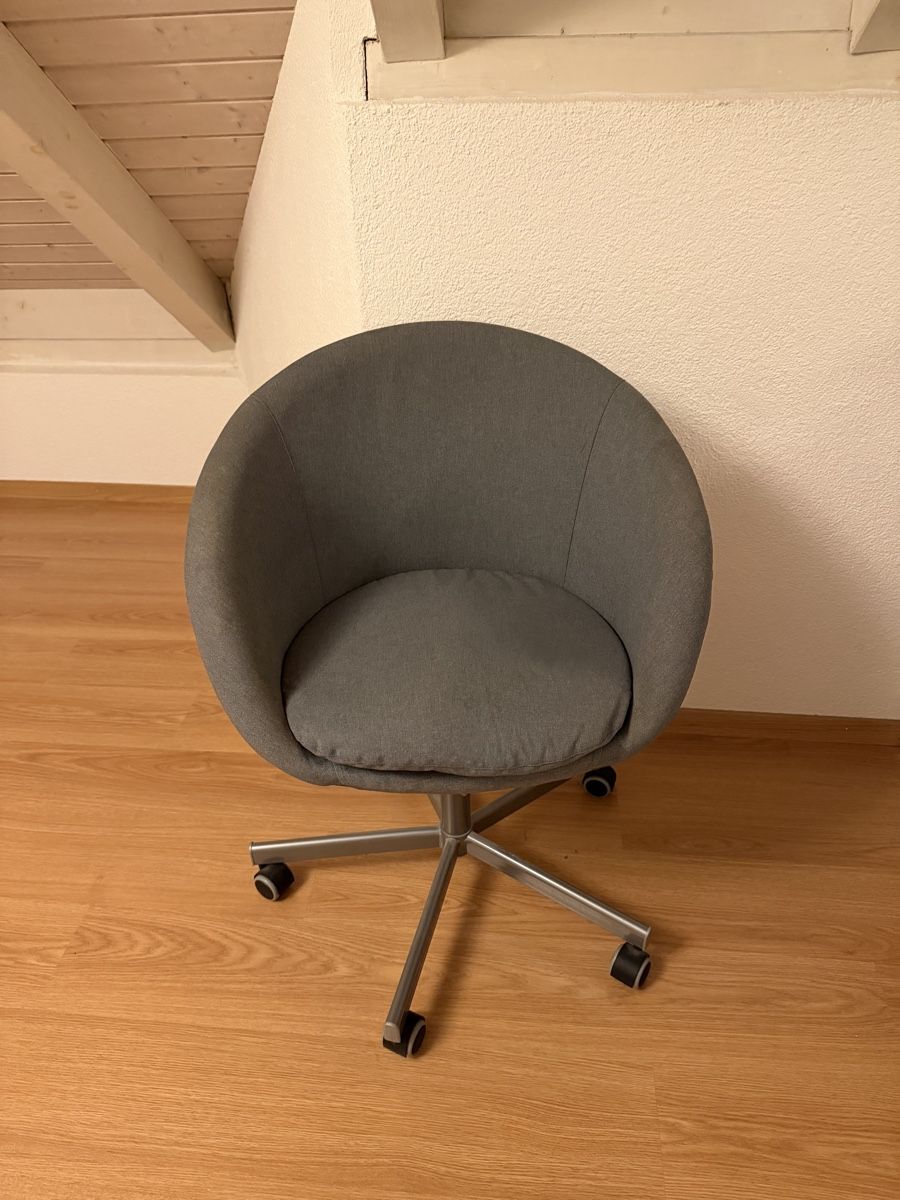 Sedie a rotelle: IKEA SKRUVSTA Drehstuhl – Usato da Winterthur venduto da dil_vj2f 1