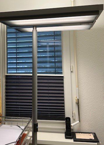 Lampade: Büro Tischlampe mit Bewegungssensor. – Usato da Bassersdorf venduto da Polo70 1