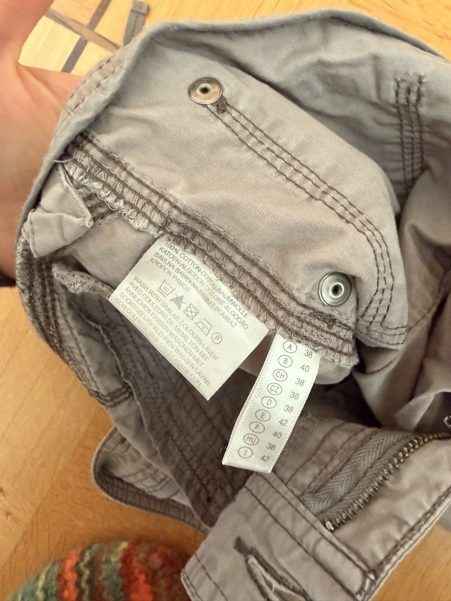 Pantaloni: y2k Vintage capri hose – Usato da Unterentfelden venduto da ame_tf2n 3