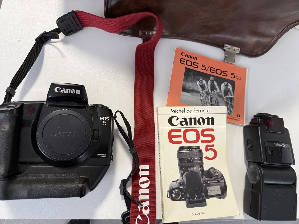 Canon Kamera: Canon EOS 5 + Flash 540EZ + Sac et accessoires – Gebraucht aus Ardon von Momovs99 1