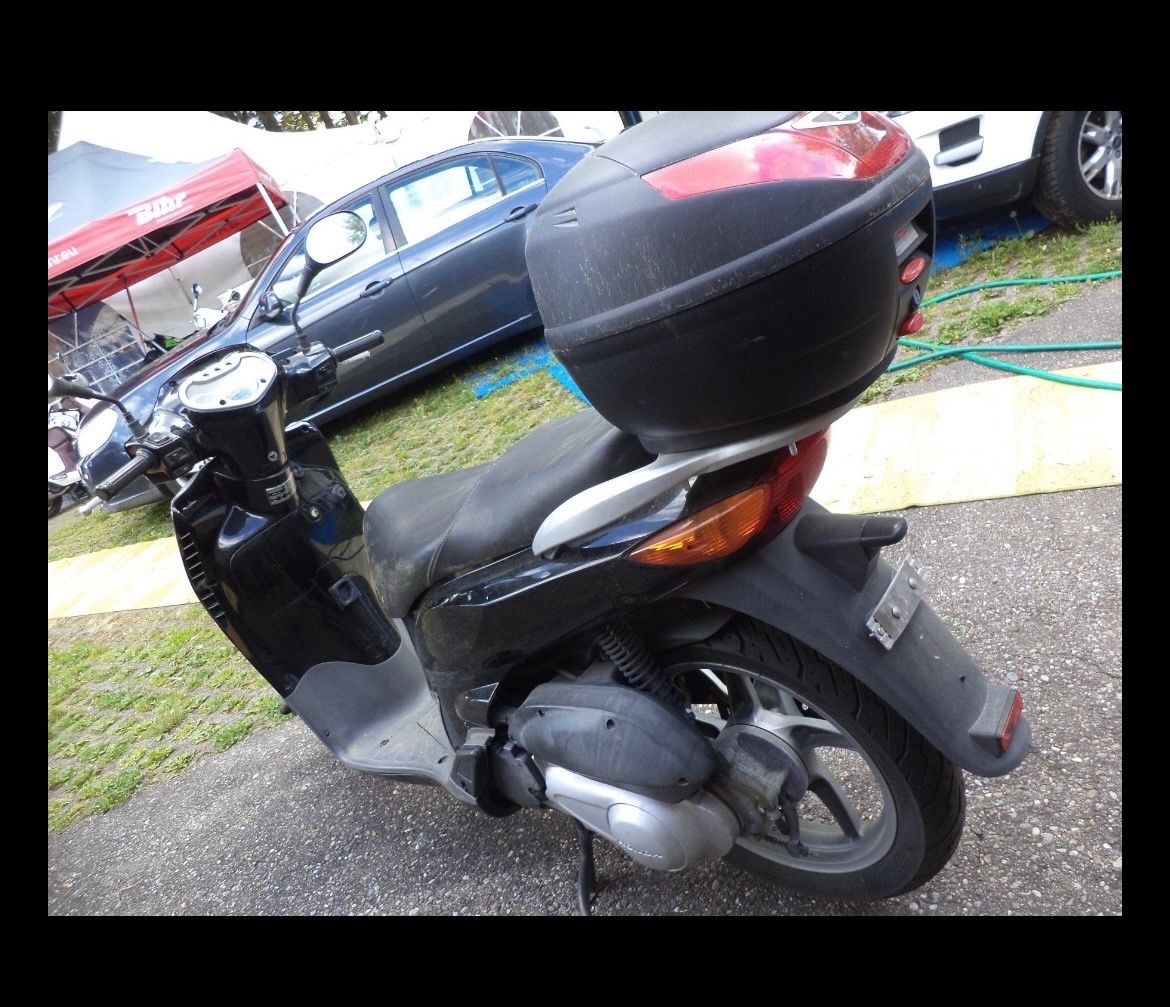 Honda Scooter: Honda SH125 JG. 2003 Roller – Usato da Zürich venduto da leo_t9sr 3