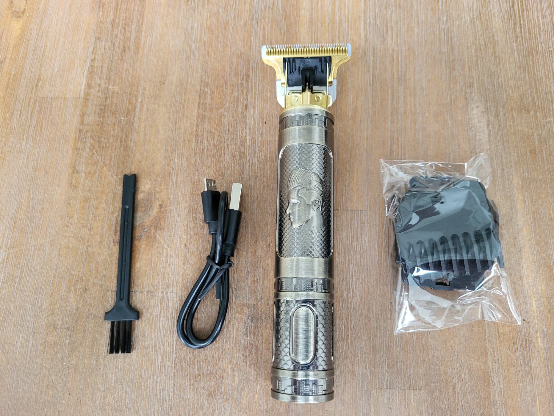 Rasoi & Lamette da barba: RASIERER TRIMMER HAARSCHNEIDER NEU – Nuovo e nell'imballaggio originale da Lommiswil venduto da Fridu_C
