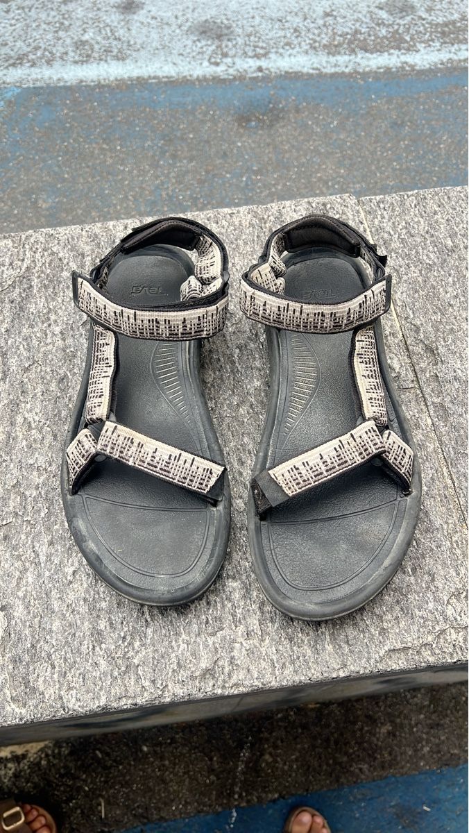 Herrenschuhe: Teva Sandalen 45 – Gebraucht aus Aesch BL von sam_hs2r