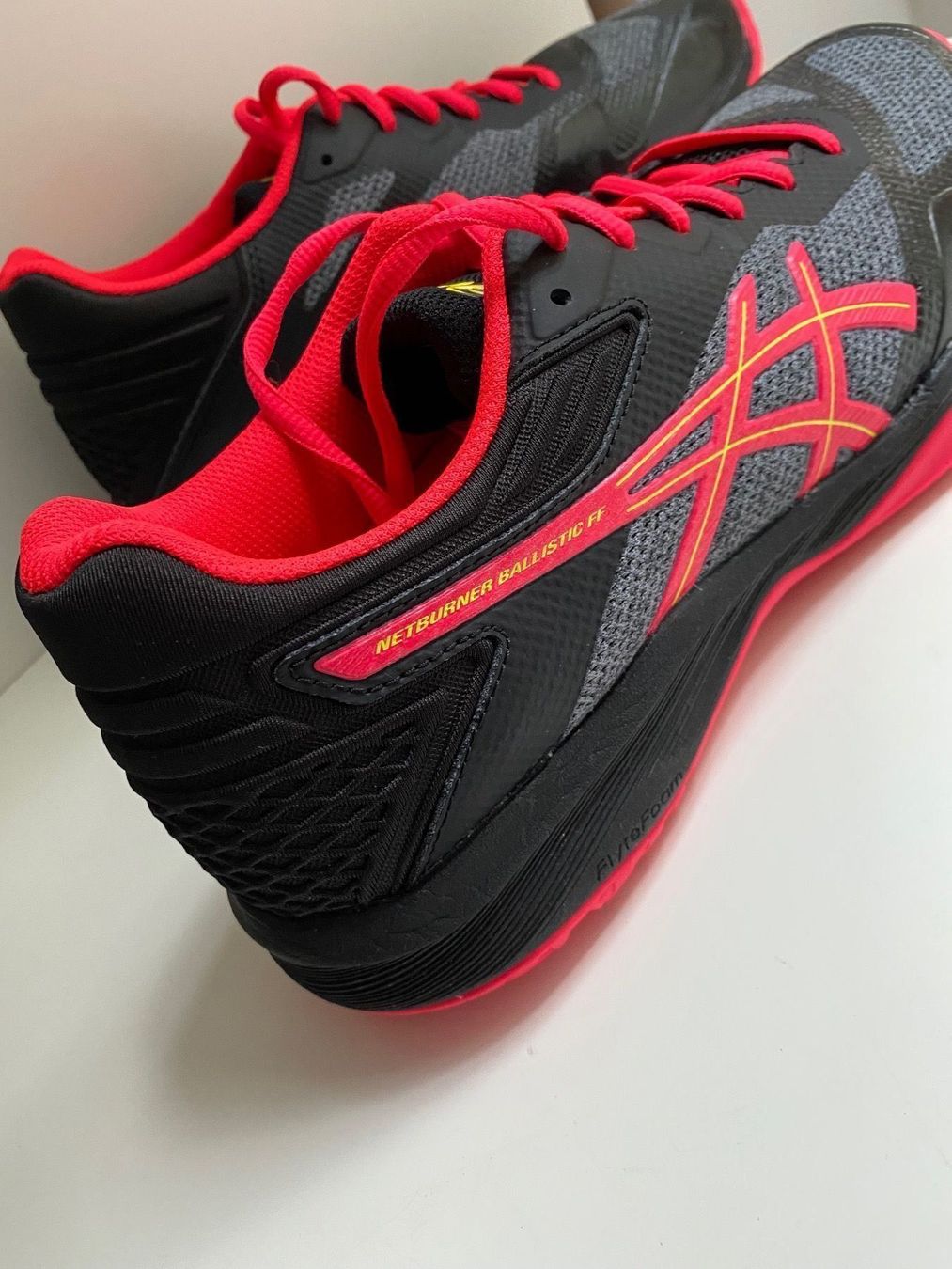 Asics Scarpe da donna: ASICS NETBURNER BALLISTIC FF Volley 44 – Nuovo e nell'imballaggio originale da Luzern venduto da falena01 4
