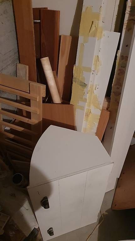 Articles en bois: Bastel- und Werkmaterial, viel Holz – D'occasion à Hombrechtikon par Stefanie101 1