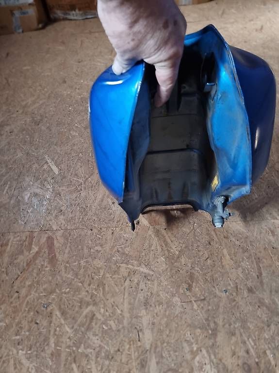 Coperchi dei cremini per caffè: Tank RD 125 LC.   18 – Usato da Aedermannsdorf venduto da Automarkt 3