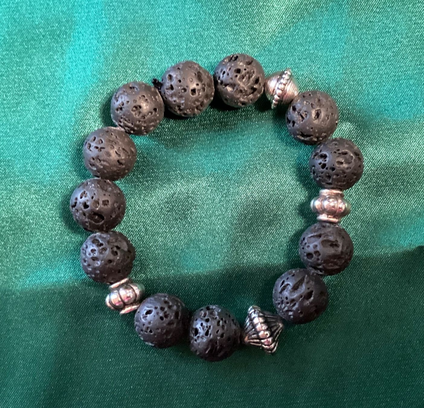Bracciali & Braccialetti: Lavastein - modernes Heilstein Edelstein Armband – Nuovo e nell'imballaggio originale da Laax venduto da kri_95f5 1
