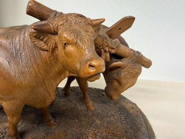 Statuette: geschnitztes Ochsengespann, Brienz, Johann Huggler – Usato da Galgenen venduto da Crystaldisplay 1