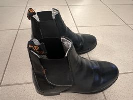 Schicke,schwarze Reit-Stiefeletten mit warmem Innenfutter,