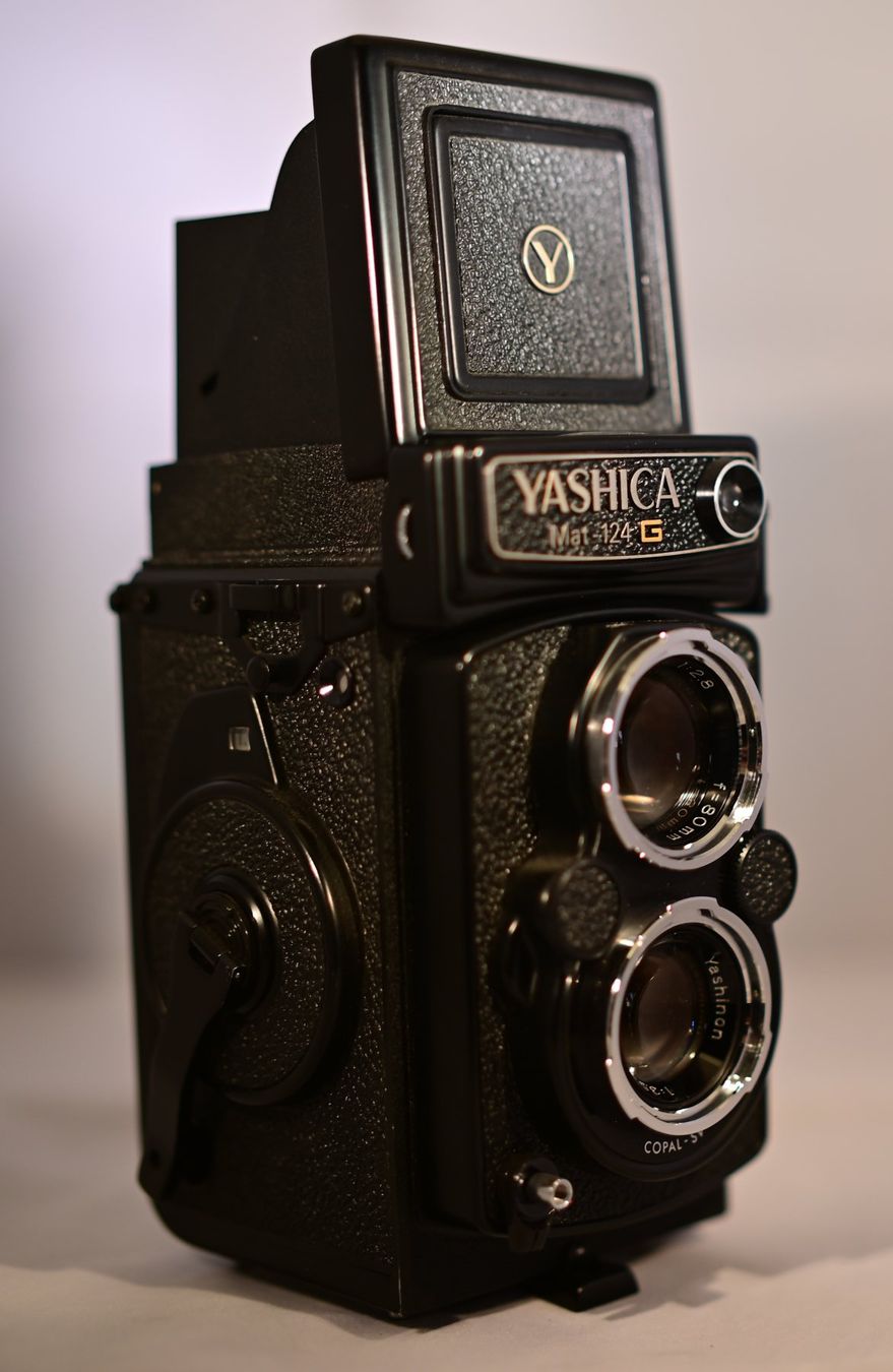 Yashica Fotocamera: Yashica Mat 124 – Usato da Uster venduto da Stoessda