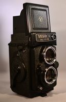 Yashica Mat 124