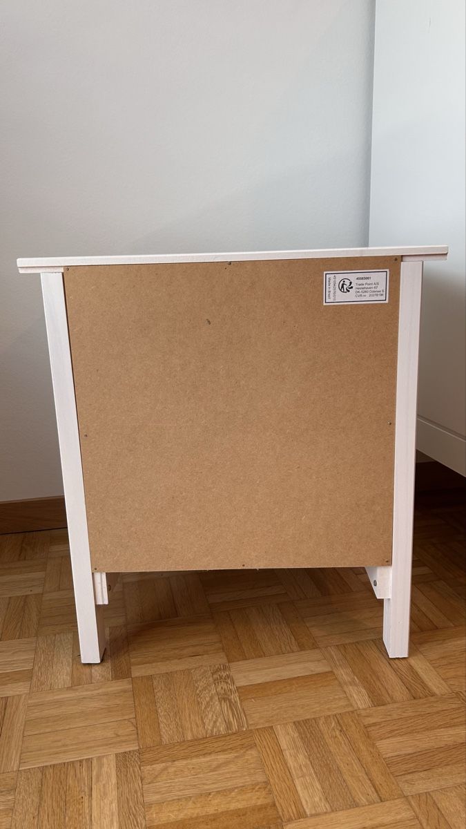 Nachttische: Weisser Hemnes-Nachttisch Ikea – Gebraucht aus Weinfelden von tan_xn5p 3