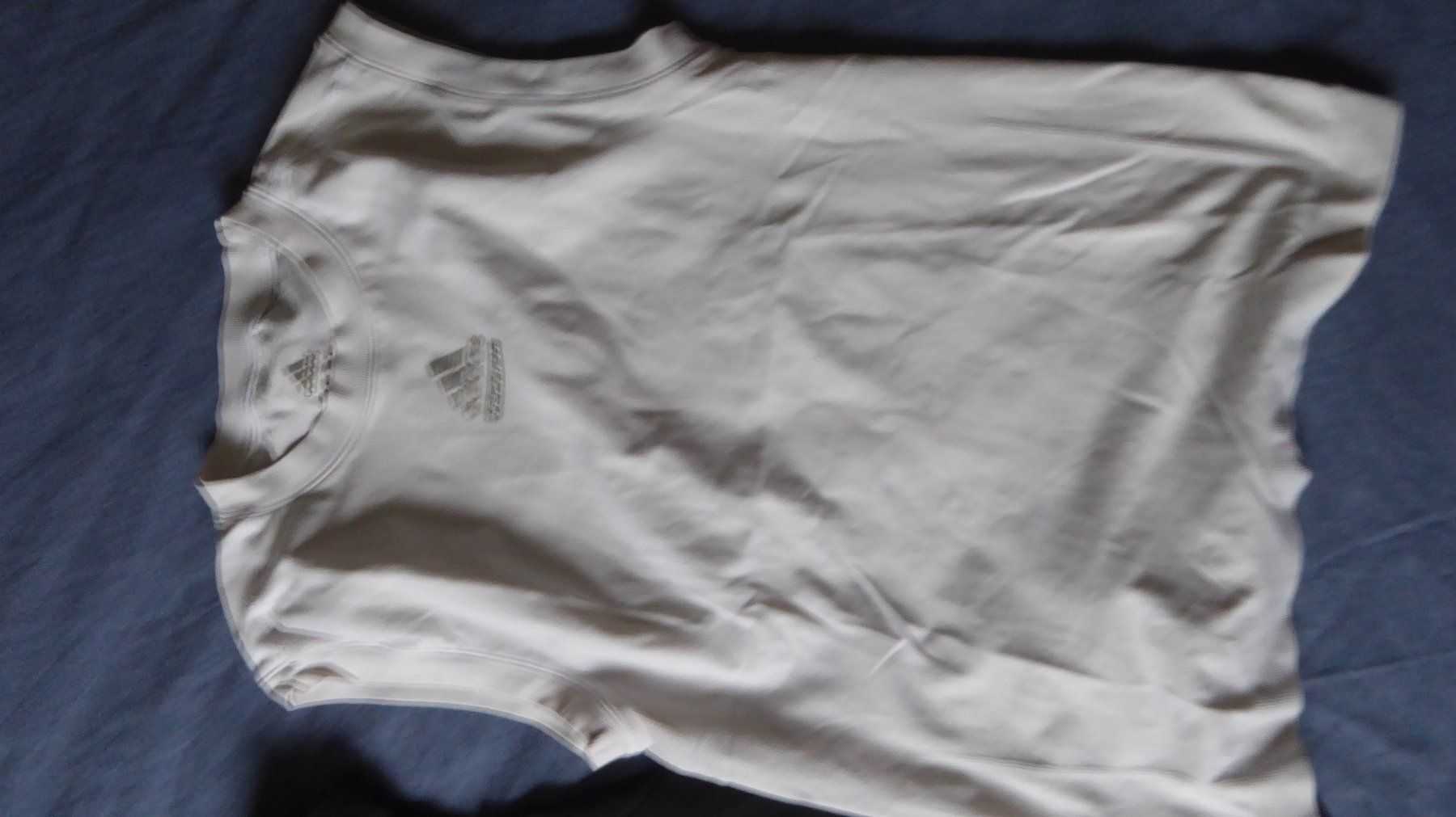 Kleiderpakete: 3 addidas Sport Tshirt Gr M – Gebraucht aus Sargans von Benziner 1