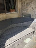 Divano da giardino in polyrattan, perfetto per l'estate!