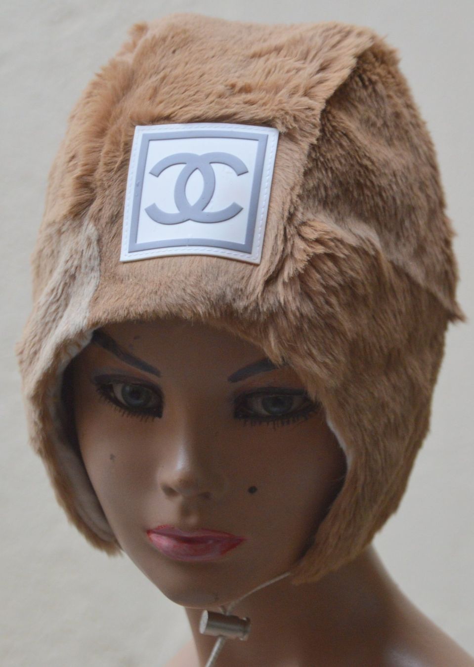 Chanel Copricapi, berretti & cappellini: Chanel shapka / Mütze .M - 56/57 – Usato da Collonges venduto da Auganien 6