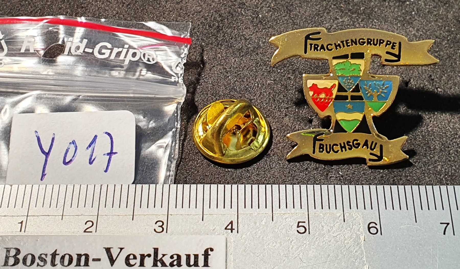 Plaketten & Abzeichen: Y017 - Pin Trachtengruppe Buchsgau – Gebraucht aus Reinach BL von Boston-Verkauf 1