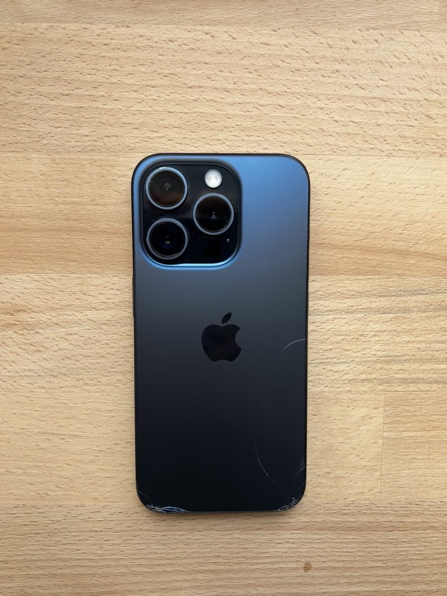Apple Portables: Iphone 15pro 265gb with case – D'occasion à Beromünster par aileen321 2