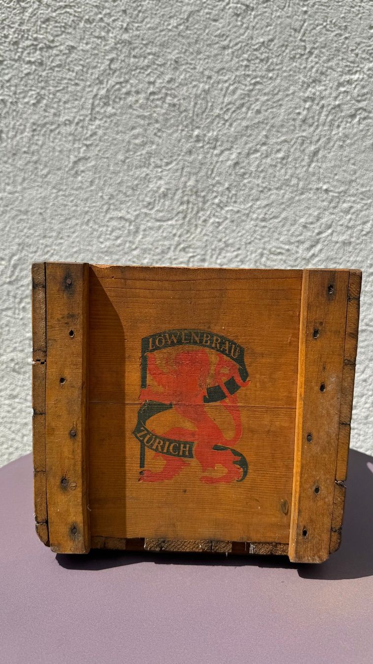 Articoli in legno: Original Löwenbräu Bierharass aus Holz – Usato da Fällanden venduto da Escheli