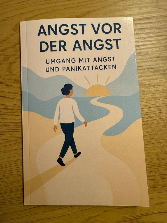 Libri: Angst vor der Angst - Umgang mit Angst und Panikattacken – Nuovo (secondo la descrizione) da Allschwil venduto da Fabio4491