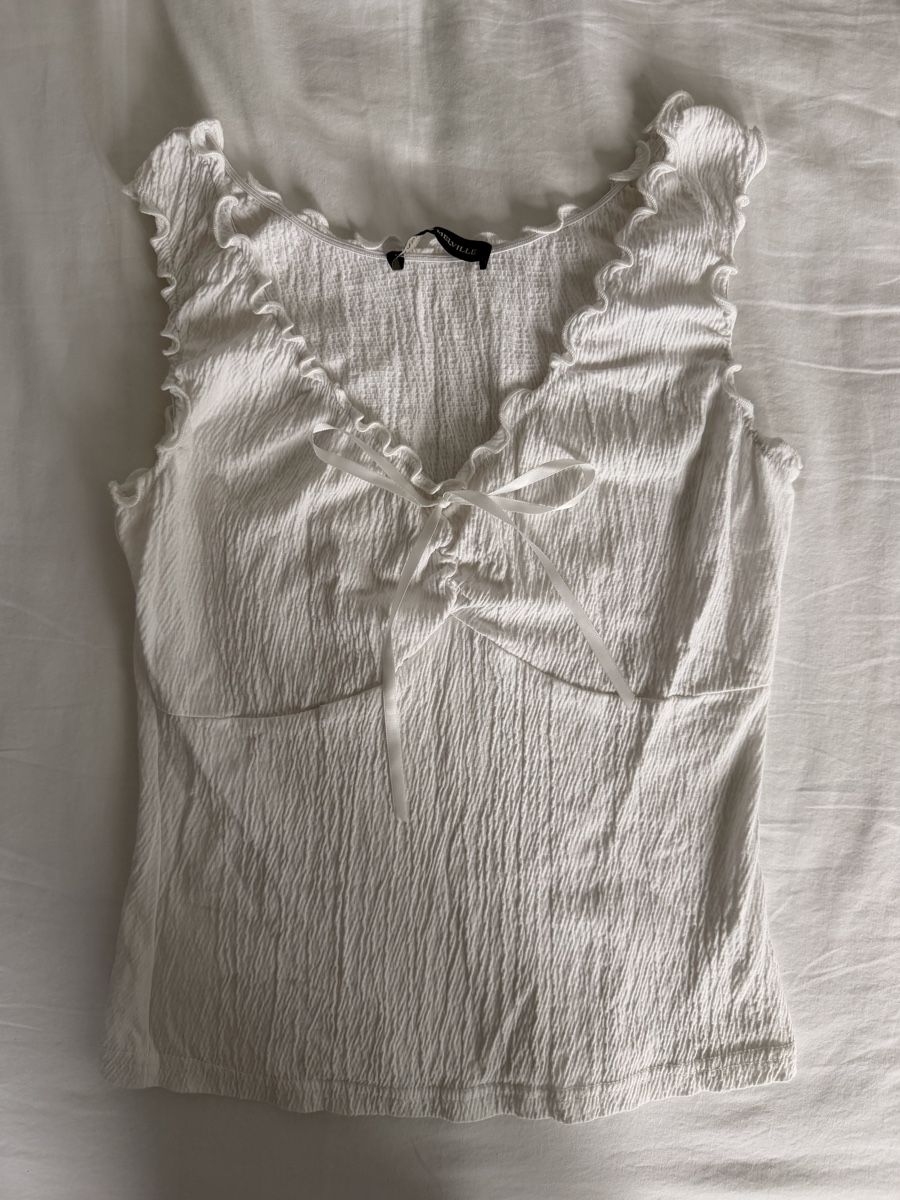 Top: White tank top  – Nuovo (secondo la descrizione) da Buonas venduto da mej_6s67