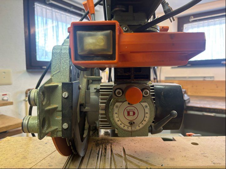 Dewalt Seghe: DeWalt Fräse – Usato da Fehren venduto da Haendebaum 7