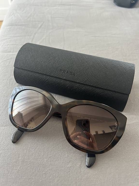 Prada Occhiali & Lenti: Prada Sonnenbrille – Usato da Münsingen venduto da klo_bvb2