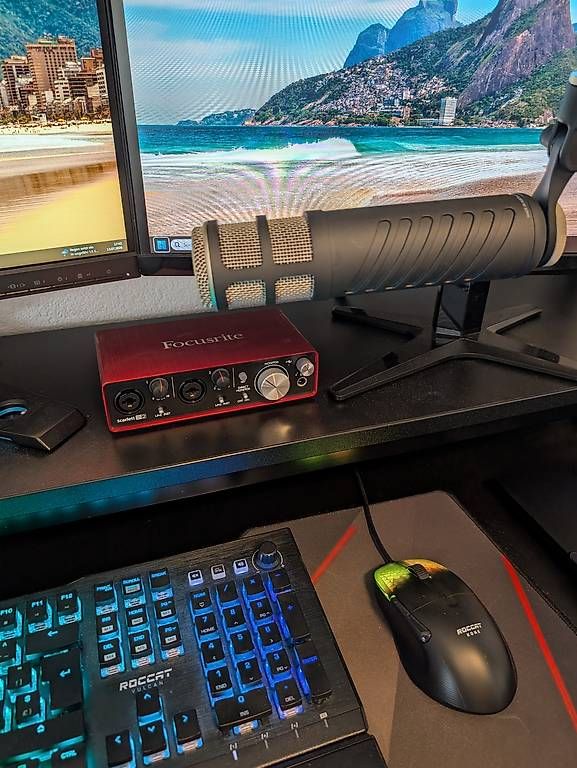 Microphones: Streaming & Podcast Komplett-Set  Neuwertig – D'occasion à Hunzenschwil par nil_8hzy