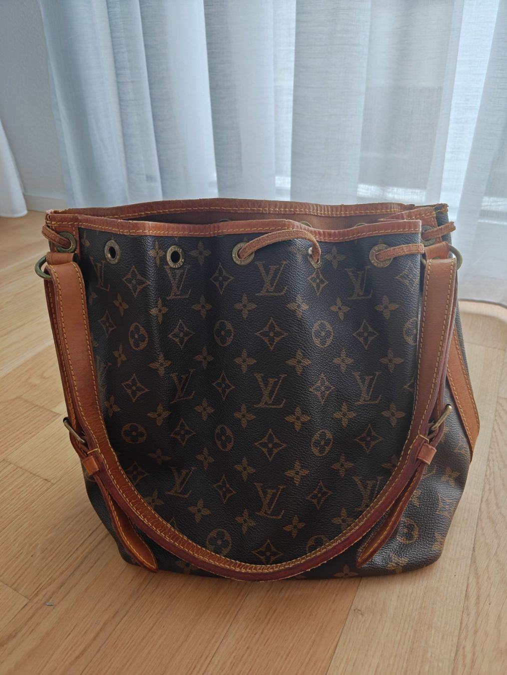 Louis Vuitton Sacs femmes: Original Louis Vuitton Petit Noe Monogram – D'occasion à Luzern par DijMark