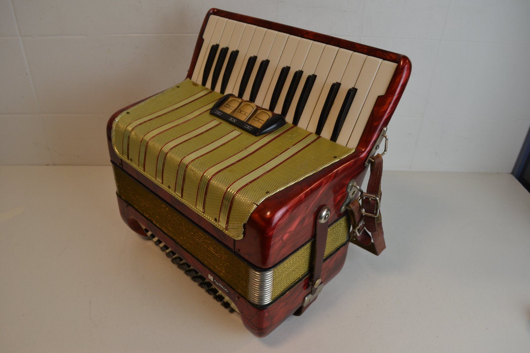 Hohner Strumenti musicali: Akkordeon chromatisch Hohner Concerto I – Usato da Zürich venduto da Brockito 2