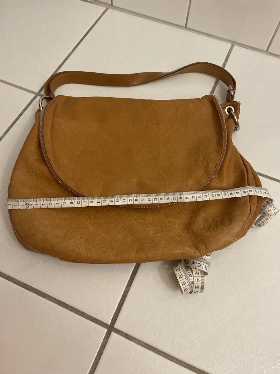 Taschen für Damen: Tasche – Gebraucht aus Pfäffikon ZH von 4mo_9y8n