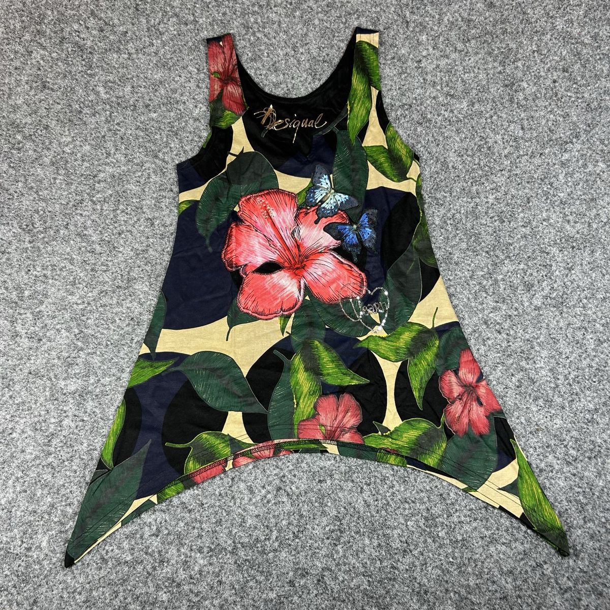 Desigual Vestiti: Dress Desigual L – Nuovo (secondo la descrizione) da La Sagne NE venduto da Matlasape