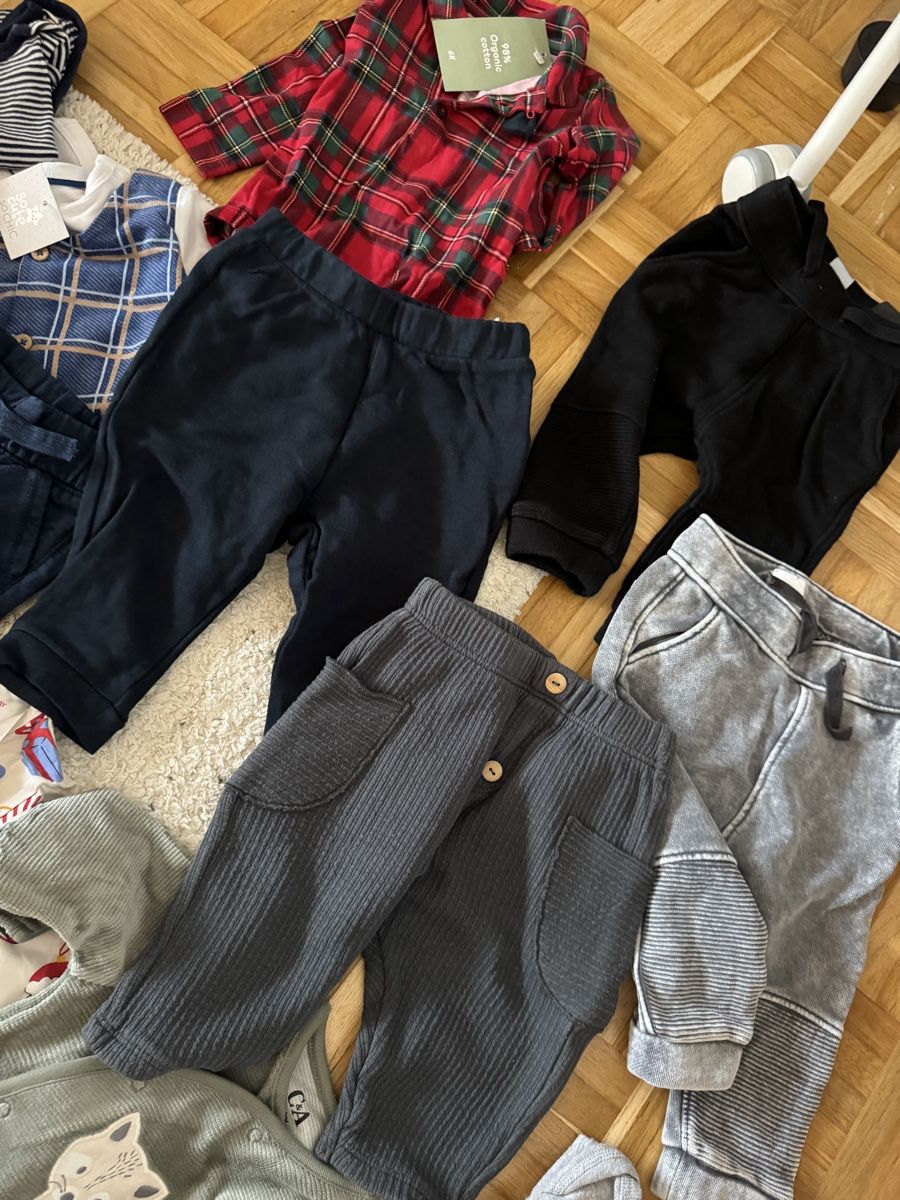 H&M Lotti di vestiti: Babykleider inkl. Sets Gr.68 – Usato da Flawil venduto da pir_x7ff 2