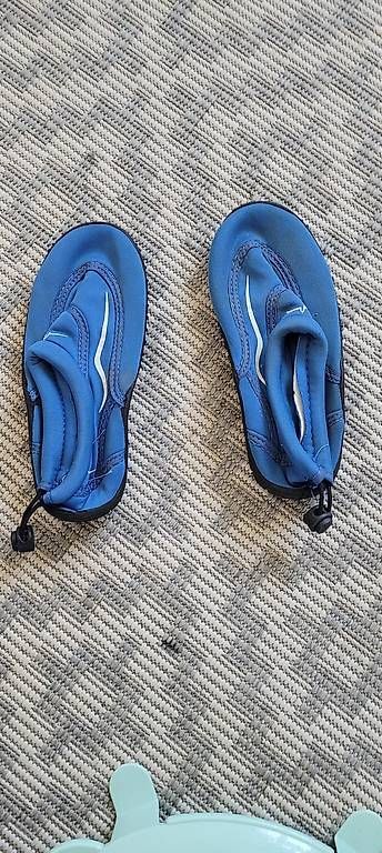 Scarpe per ragazzi: Wasserschuhe gr. 28 – Usato da Windisch venduto da roumetm