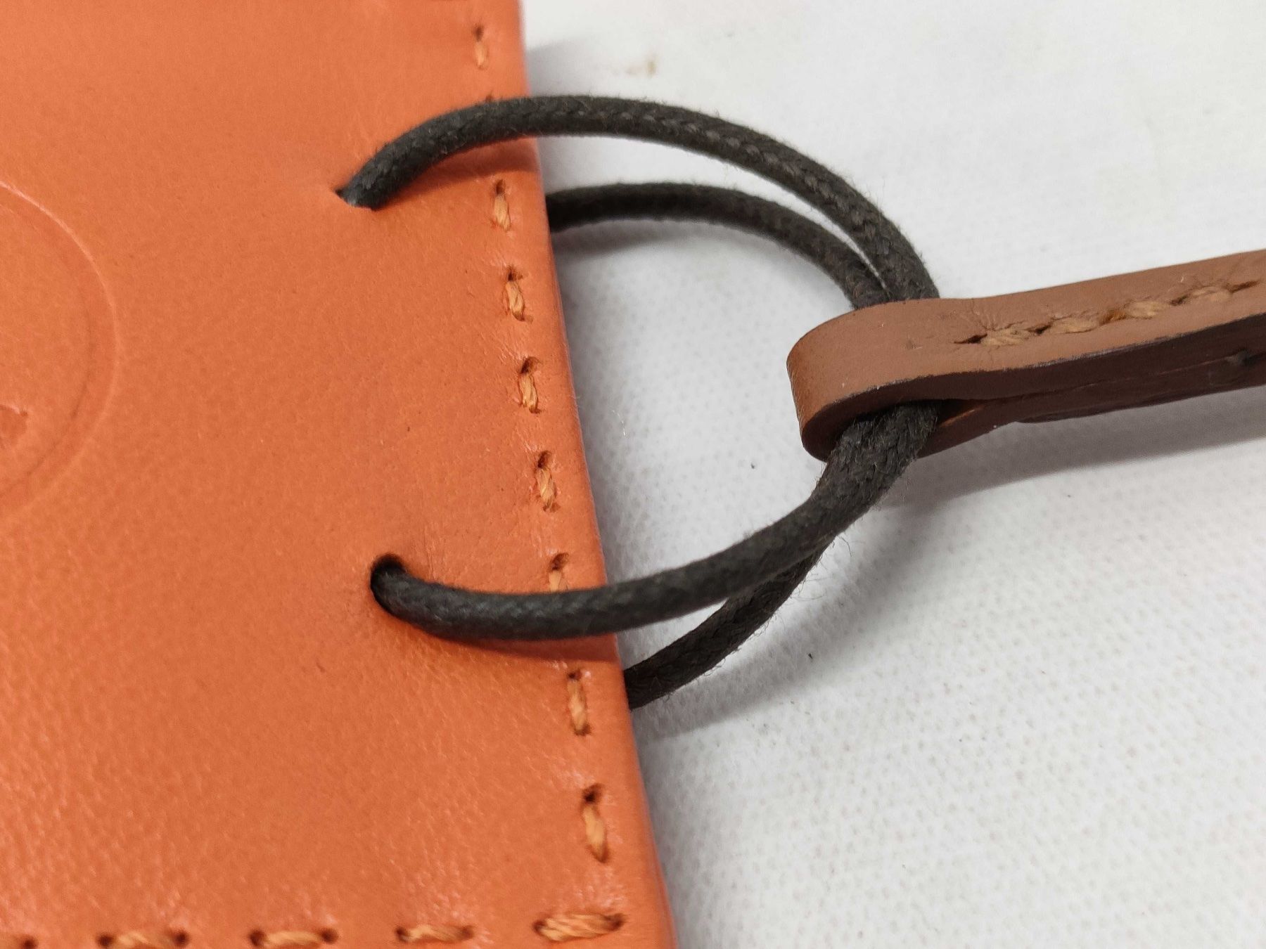 Hermès Schlüsselanhänger & - bänder: Hermes Sac Orange Bag Charm – Gebraucht aus St. Gallen von Love_Luxury 4