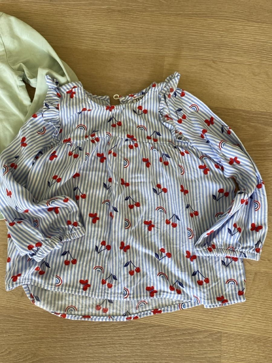 Lotti & Set di vestiti: Zwei Pulli/Bluse - Gr. 122/128 – Usato da Hergiswil NW venduto da mar_js5v 2