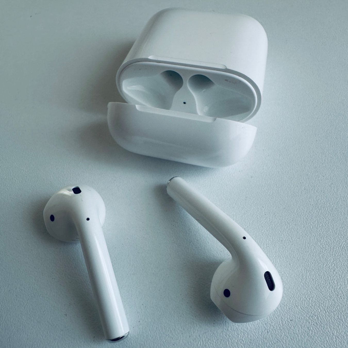 Apple Cuffie: Original Apple AirPods 2 Kopfhörer Wireless Lightning Kabel – Usato da Basel venduto da MY.AIRPODS.SHOP 2